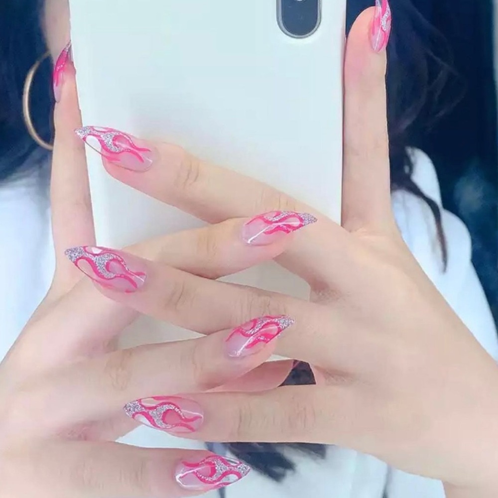 Set Of 24 Press On Nails • Glue Included